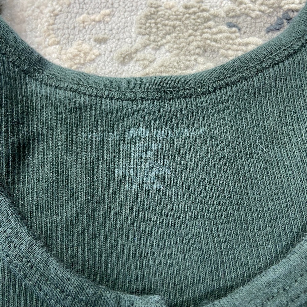 Brandy Melville Henley Cropped Tank Top Sz S Dark Green Knit Ribbed Scoop‎ Neck - Picture 3 of 5